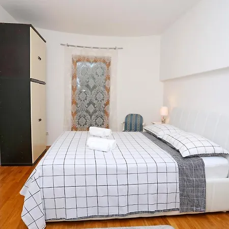 Znjan Apartment *