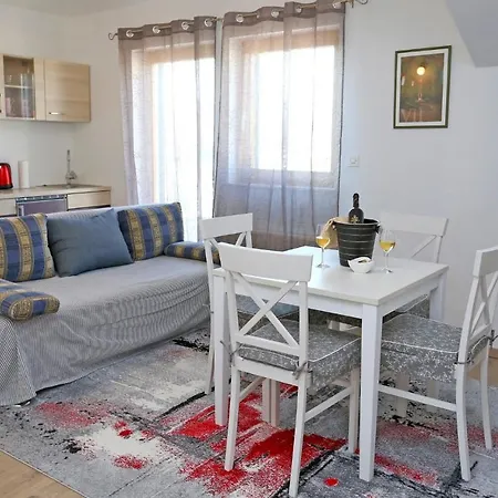 Apartment Znjan