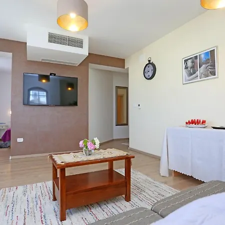 Apartment Znjan
