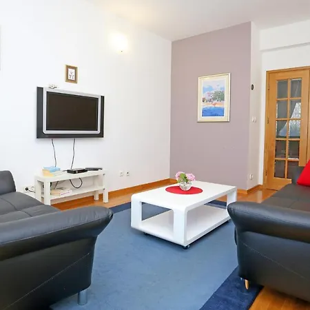 Apartment Znjan