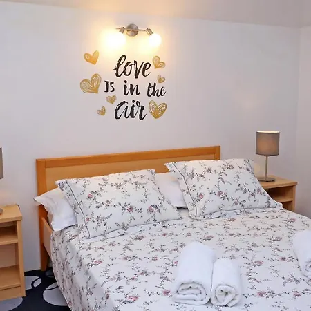 Apartment Znjan