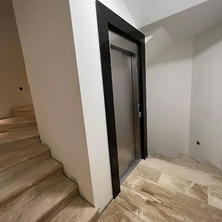 شقة Znjan سبليت