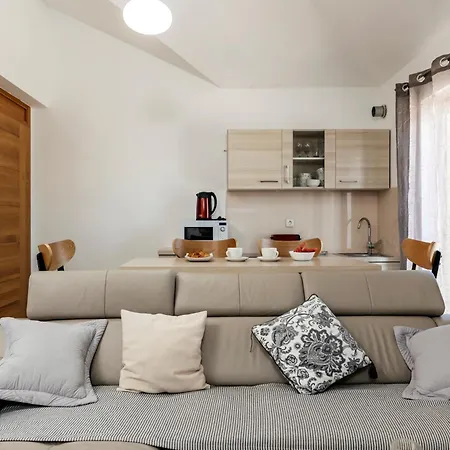 Znjan Apartman *